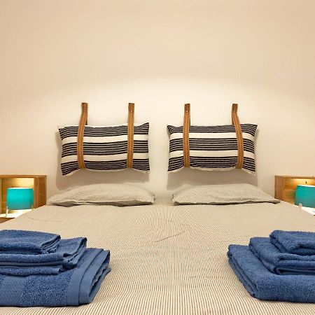 Fisherman'S Wharf Porto Apartment บีลาโนวาเดกายา ภายนอก รูปภาพ