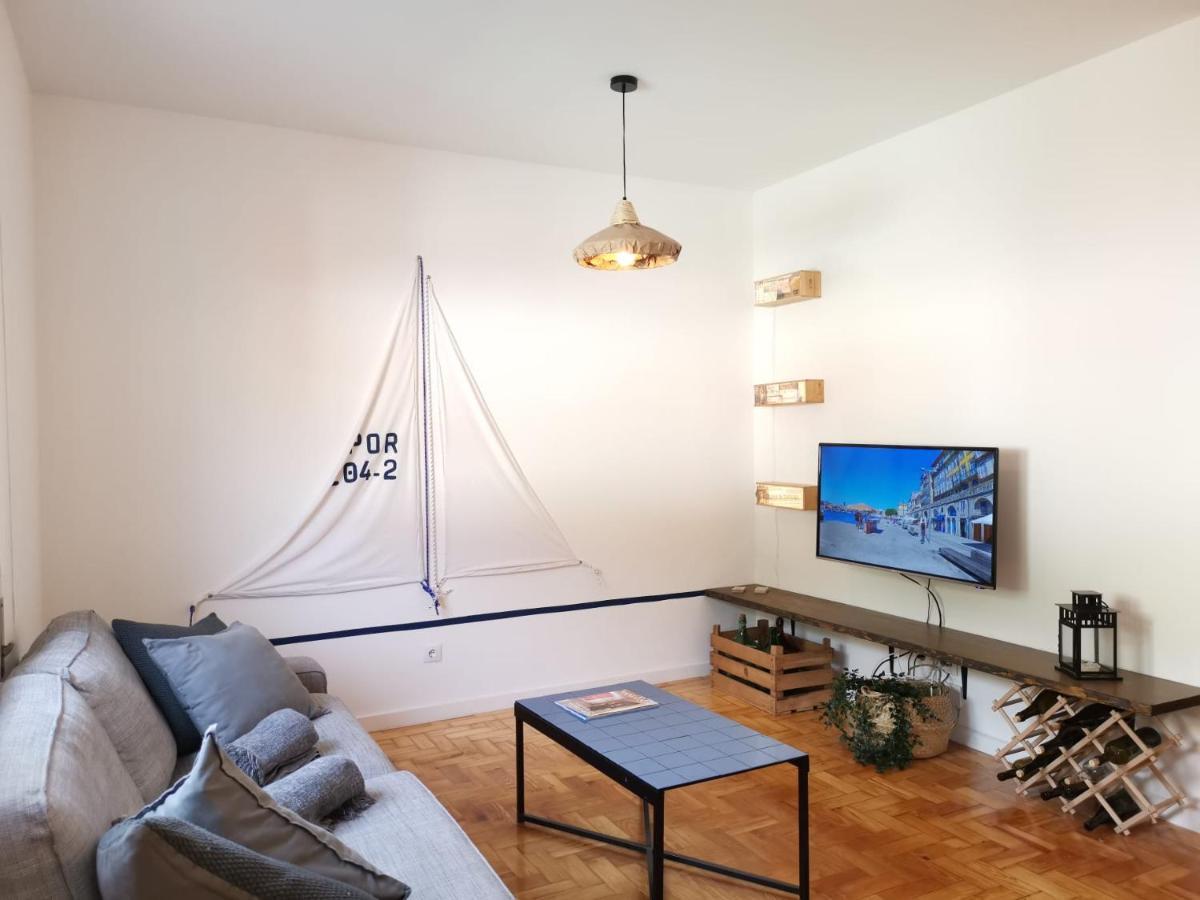Fisherman'S Wharf Porto Apartment บีลาโนวาเดกายา ภายนอก รูปภาพ